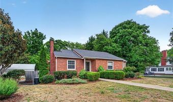 203 Ridgecrest Rd, Asheboro, NC 27203