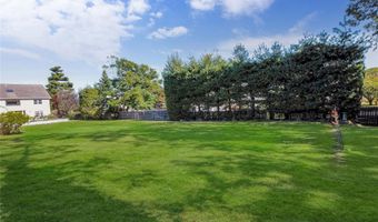 142 Cedar St, Amityville, NY 11701