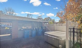 3838 Omega St, Alton, IL 62002