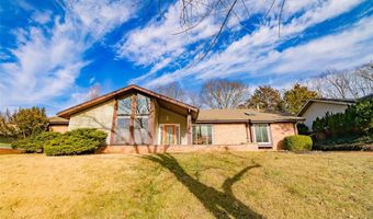 507 Glenmeadow Dr, Ballwin, MO 63011