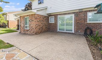 2222 Delaware Dr, Ann Arbor, MI 48103