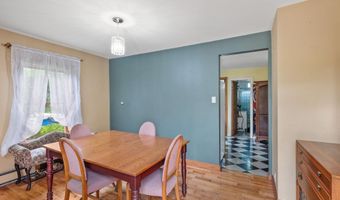 648 Raymond Rd, Chester, NH 03036