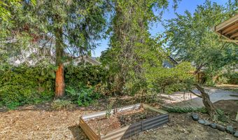 500 Poplar Pl, Ashland, OR 97520