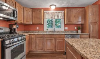 27 Fairway Dr, North Kingstown, RI 02852