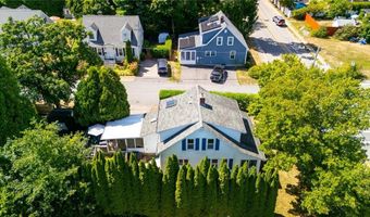 114 Rodman St, Narragansett, RI 02882