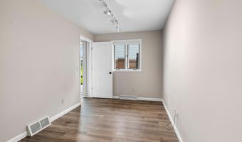 1023 W RIDGEVIEW Dr, Appleton, WI 54914