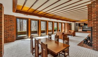 5140 Turtle Point Dr, Ann Arbor, MI 48105