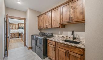 18 RAINBOW VALLEY LODGE Rd, Centennial, WY 82055
