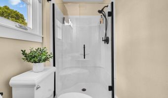 143 Maple St, Bangor, ME 04401