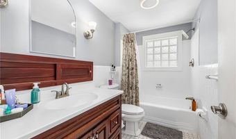 64 Dean St, Cranston, RI 02920