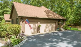 10 Oak Hill Dr, Lincoln, RI 02865