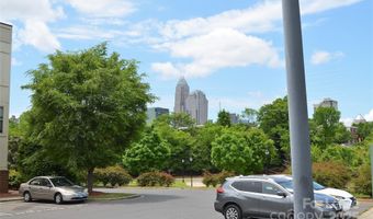 841 Seigle Point Dr, Charlotte, NC 28204