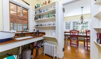 135 Longfellow Rd, Jamestown, RI 02835