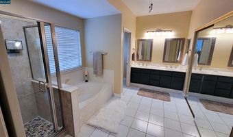 4632 Country Hills Dr, Antioch, CA 94531