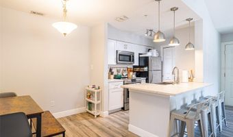 249 AFTON Sq 211, Altamonte Springs, FL 32714