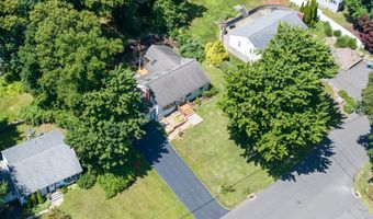 227 Glendale Dr, Bristol, CT 06010