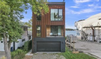 160 Park Pl, Arnolds Park, IA 51331