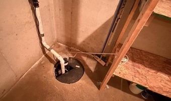 5966 Farmview Dr, Allendale, MI 49401