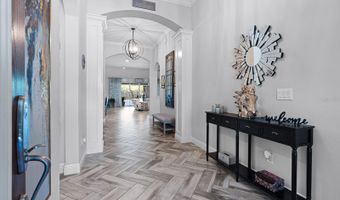 7702 PARADISO Dr, Apollo Beach, FL 33572