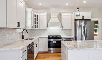 515 Sandalwood Rd, Villas, NJ 08251