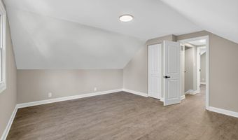 305 W 4TH Ave, Barrington, NJ 08007