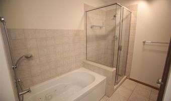 1340 Holgate Dr F2, Ballwin, MO 63021