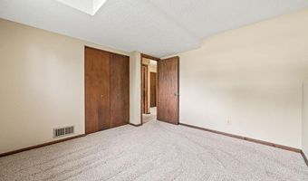 1088 Whitney Dr, Apple Valley, MN 55124