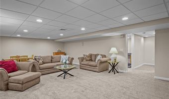 2 Mulberry Dr, Cranston, RI 02921