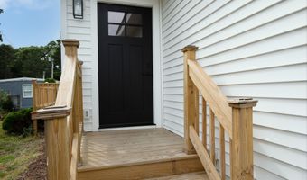 9 2nd St, Bourne, MA 02532