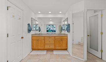 915 Timber Glen Ln, Ballwin, MO 63021