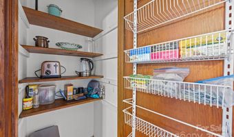 495 Fairview Rd, Asheville, NC 28803