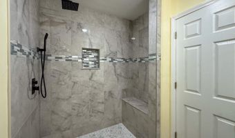 25304 NE Fuqua Cir, Altha, FL 32421