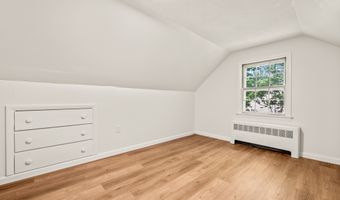 18 Grove Rd, Cromwell, CT 06416