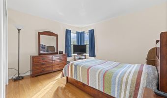 5 Overlook Ct, Bayville, NJ 08721