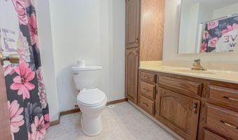 467 Rohr St, Arnolds Park, IA 51331