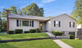 83 FESSENDEN St, Warwick, RI 02886