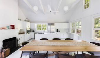30 Hand Ln, Amagansett, NY 11930
