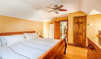 17 Marden St, Cranston, RI 02910