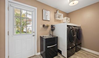 28 CLARK Rdg, Hockessin, DE 19707