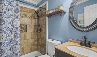 835 Lakewood Pl, Biloxi, MS 39532