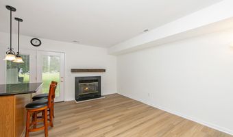 2 VILLAGE Ct, Audubon, NJ 08106