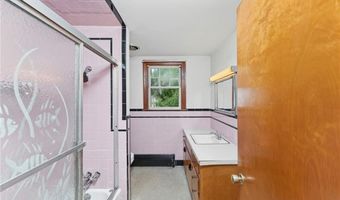86 Oak St, Hopkinton, RI 02804