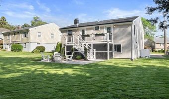 8 Kerins Ter, Newport, RI 02840