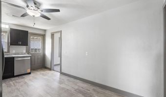 304 E Cofield St, Aurora, MO 65605