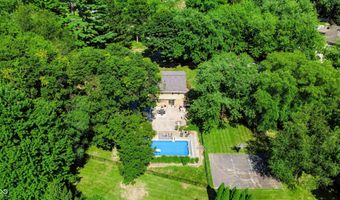8852 Ridge Hill Dr, Indianapolis, IN 46217