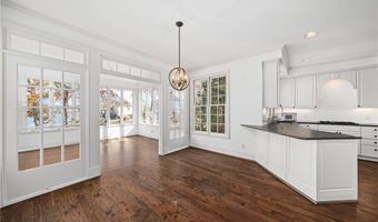 135 Staghound Ct, Alpharetta, GA 30005