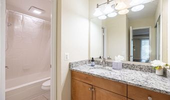 75 S REYNOLDS St 318, Alexandria, VA 22304