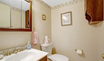 8422 GEORGIAN Way, Annandale, VA 22003