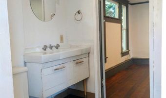 215 N H St, Albion, WA 99163