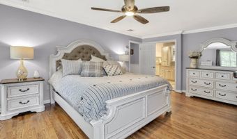 12 E Gate Dr, Alloway, NJ 07418